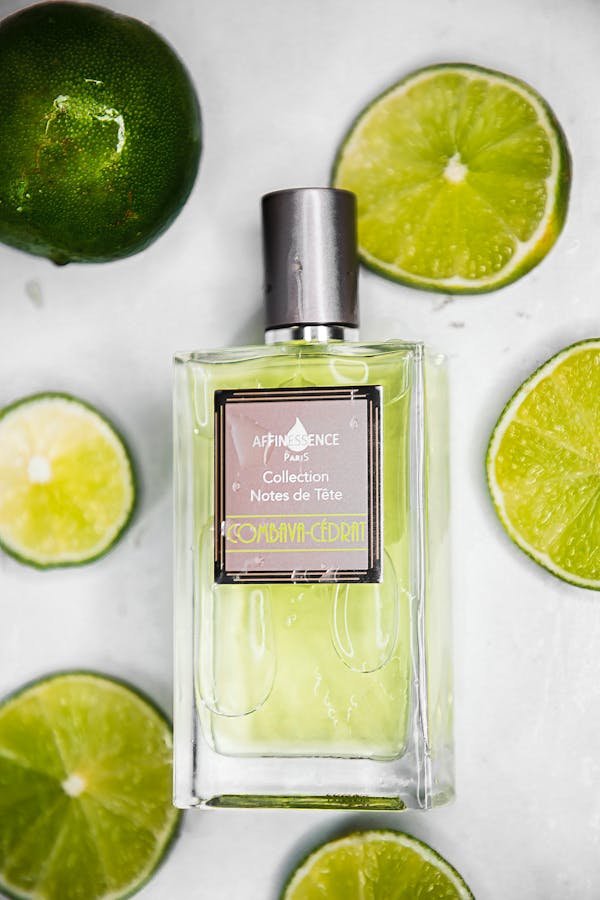 Découvrez les parfums fruités : élégance et fraîcheur garanties